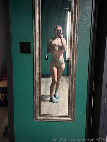Full leaked Rose w page private onlyfans photo