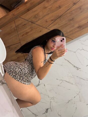 Full leaked Rosiebaee private onlyfans photo