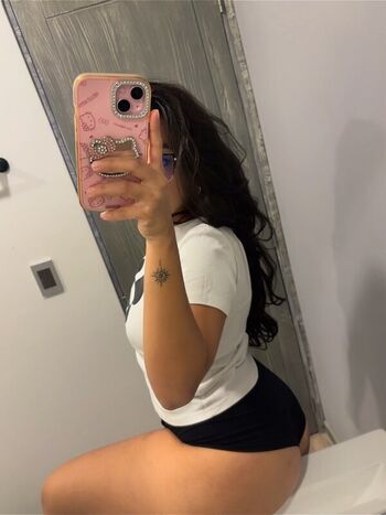 Full leaked Rosiebaee private onlyfans photo