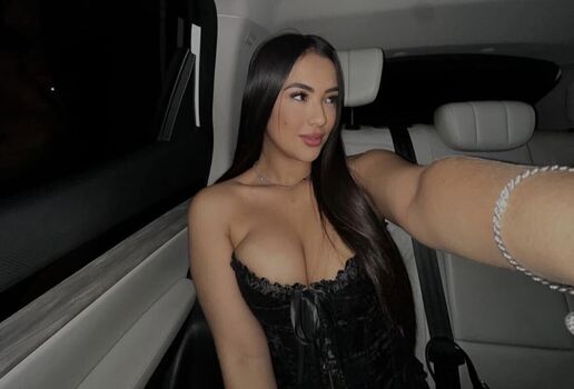 Full leaked Rossaurad private onlyfans photo