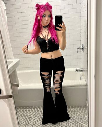 Full leaked Rottedgoth private onlyfans photo