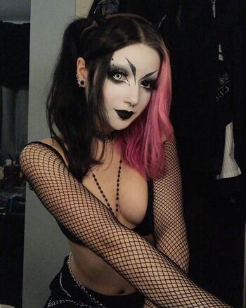 Full leaked Rottedgoth private onlyfans photo