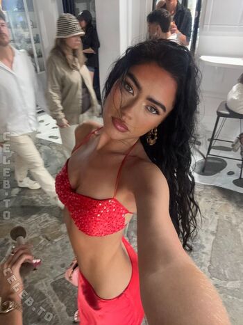 Full leaked Roxanarosuu private onlyfans photo
