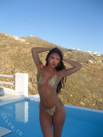 Full leaked Roxanarosuu private onlyfans photo