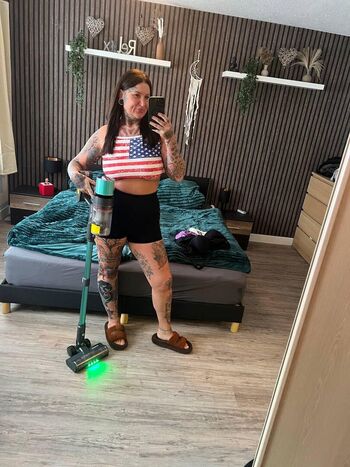 Full leaked Roxanneemiller private onlyfans photo