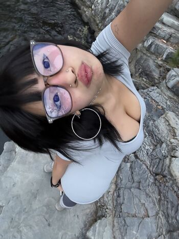 Full leaked Ruinedbymiki private onlyfans photo