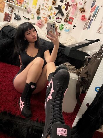Full leaked Ruinedbymiki private onlyfans photo