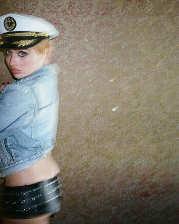 Full leaked Sabrina carpenter  page private onlyfans photo