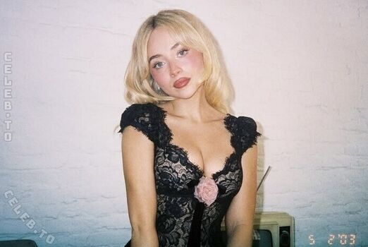 Full leaked Sabrina carpenter  page private onlyfans photo