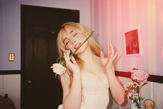 Full leaked Sabrina carpenter  page private onlyfans photo