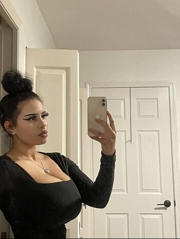 Full leaked Sadesgrave private onlyfans photo