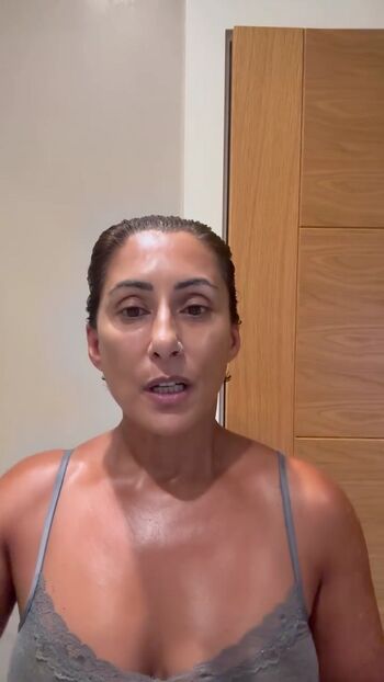 Saira Khan