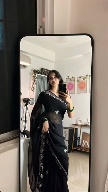 Full leaked Sakshi pandey page private onlyfans photo