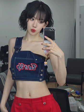 Sakura Miyawaki 宮脇 咲良