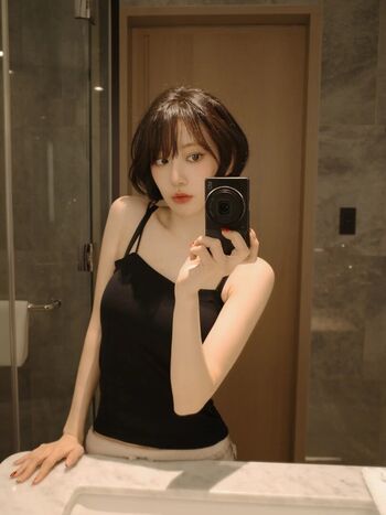 Full leaked Sakura miyawaki page private onlyfans photo
