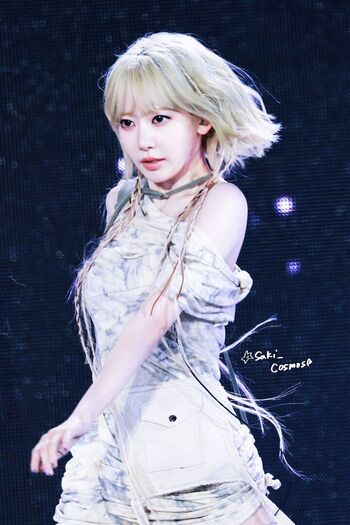 Sakura Miyawaki 宮脇 咲良