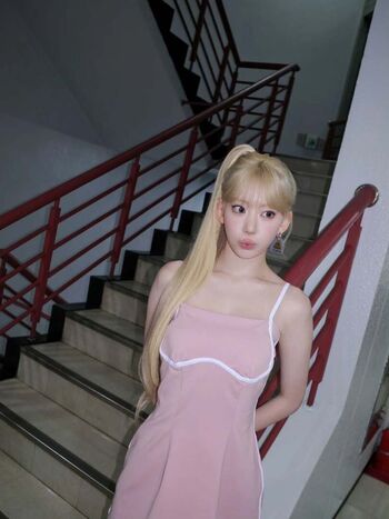 Full leaked Sakura miyawaki page private onlyfans photo