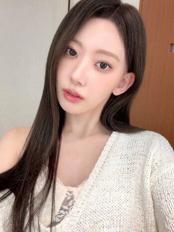 Sakura Miyawaki 宮脇 咲良