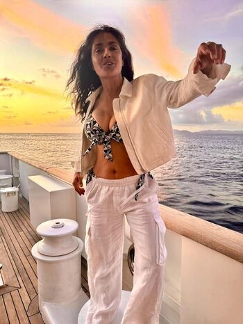 Full leaked Salma hayek  page private onlyfans photo
