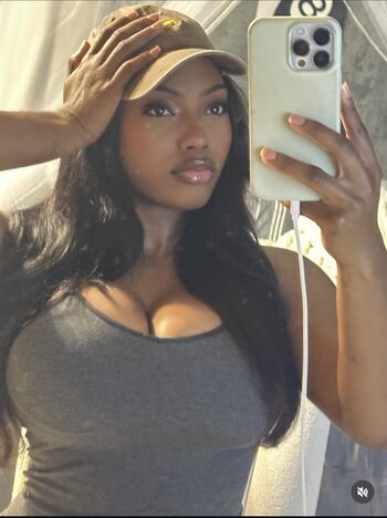 Samantha Marie