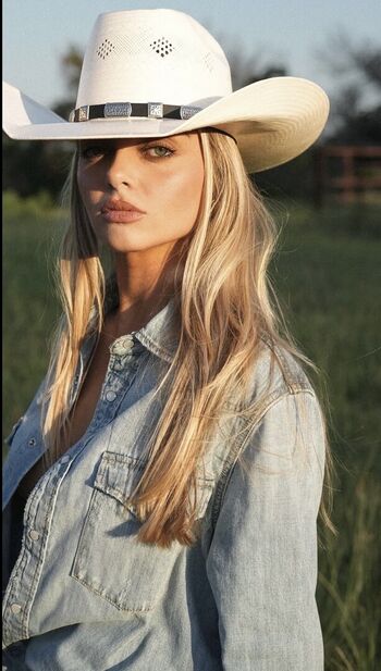 Samantha Riehl