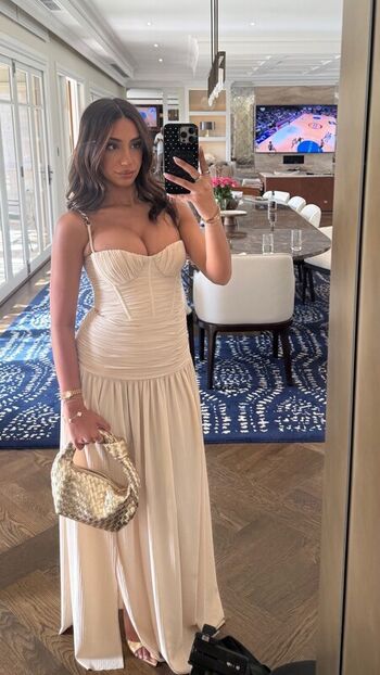 Full leaked Samira noureddine page private onlyfans photo