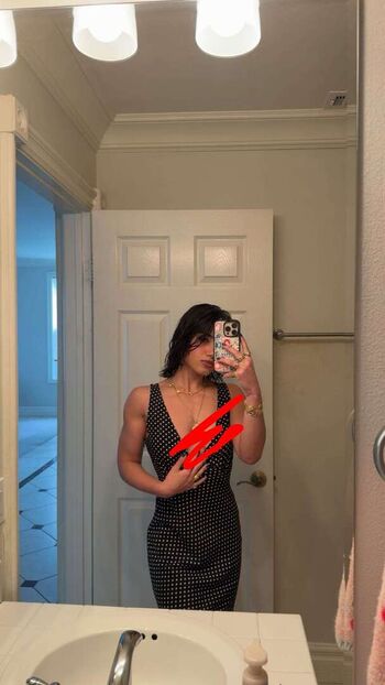 Full leaked Sara saffari private onlyfans photo