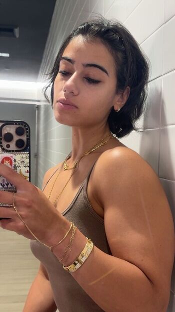 Full leaked Sara saffari private onlyfans photo