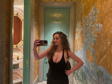 Full leaked Sarabella harris page private onlyfans photo