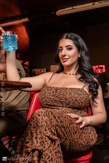 Full leaked Sarah arabic page private onlyfans photo