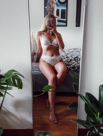 Full leaked Sarah milkowski private onlyfans photo