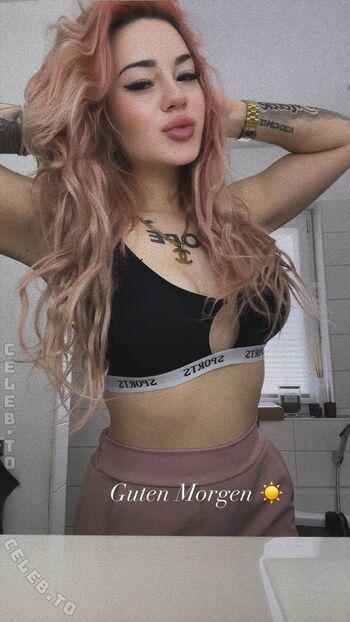 Full leaked Sarahmelek private onlyfans photo