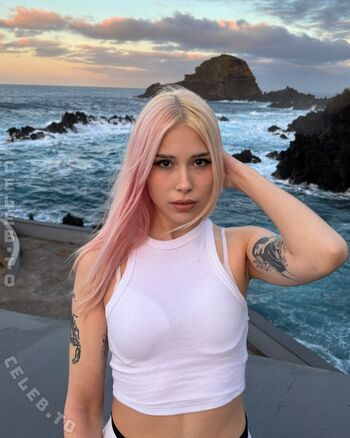 Full leaked Sarahtoninx private onlyfans photo