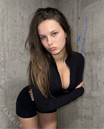 Full leaked Saraklein private onlyfans photo