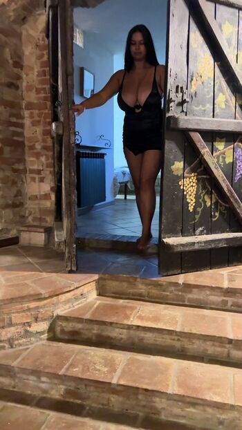 Full leaked Sarettinablue private onlyfans photo
