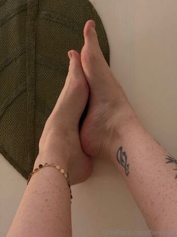 Full leaked Alanna pow / private onlyfans photo