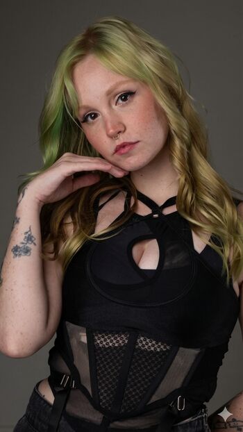 Full leaked Petitesaki private onlyfans photo