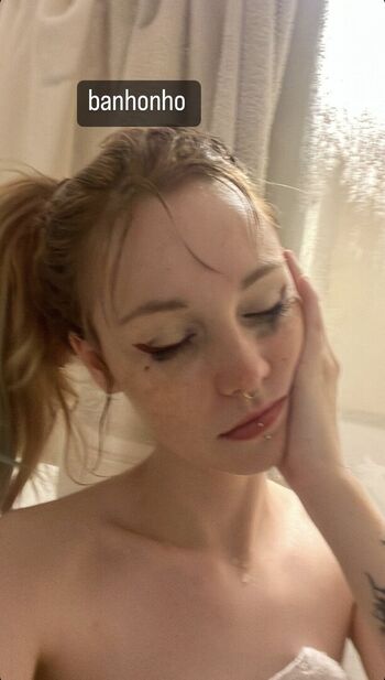 Full leaked Petite and perfect/ private onlyfans photo