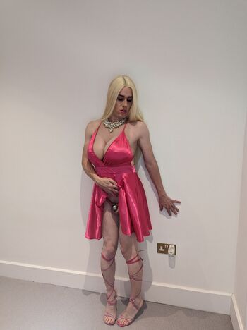 Full leaked Satin silk private onlyfans photo