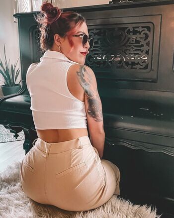 Full leaked Savannahlow private onlyfans photo