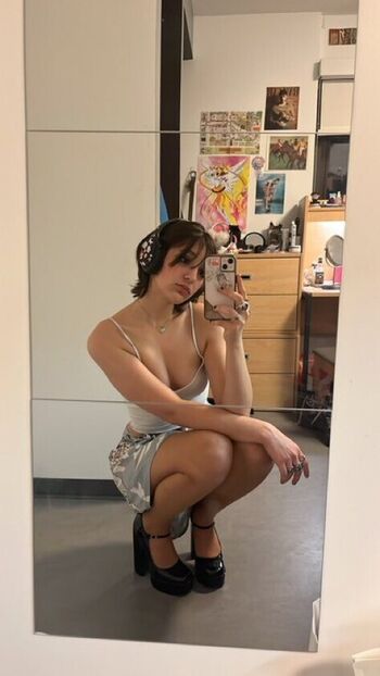 Full leaked Scenehert private onlyfans photo