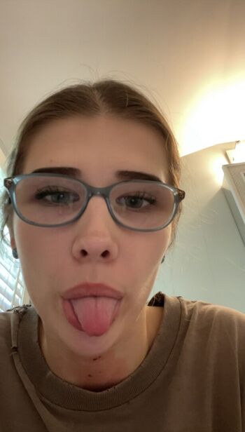 Full leaked Schnooooooooodle private onlyfans photo