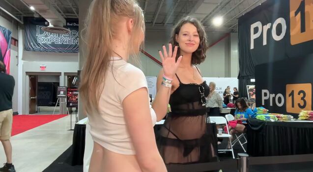 Secret_bombshell Kriz