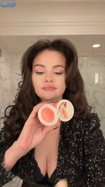 Full leaked Selena gomez  page private onlyfans photo