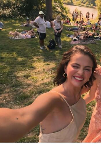 Full leaked Selena gomez  page private onlyfans photo