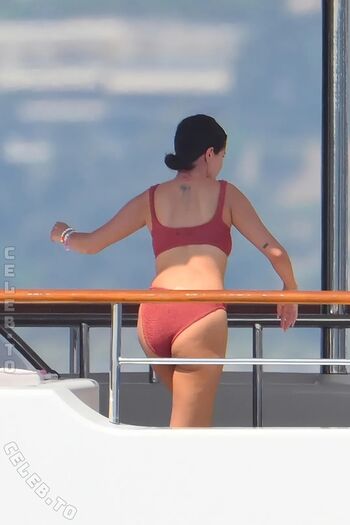 Full leaked Selena gomez  page private onlyfans photo