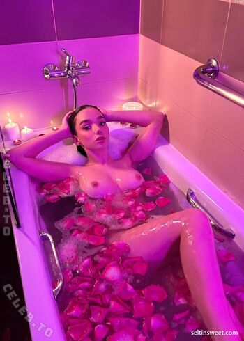 Full leaked Seltinofficial private onlyfans photo