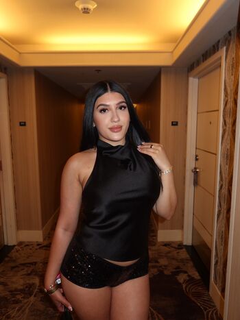 Full leaked Serenaaz private onlyfans photo