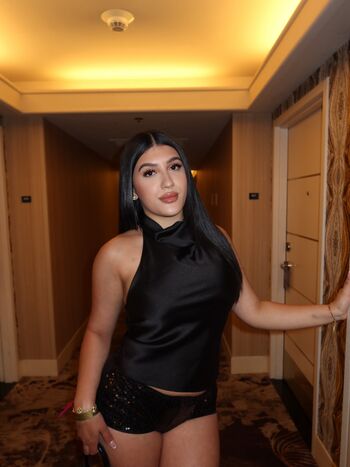 Full leaked Serenaaz private onlyfans photo