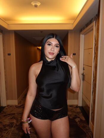 Full leaked Serenaaz private onlyfans photo